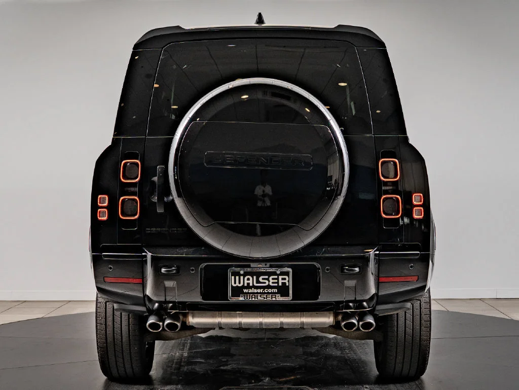 Used 2025 Black Land Rover V8 image 7