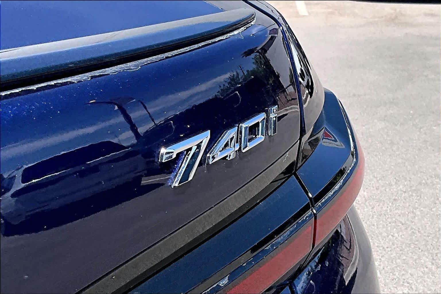 New 2026 Tanzanite Blue II Metallic BMW 740i image 15