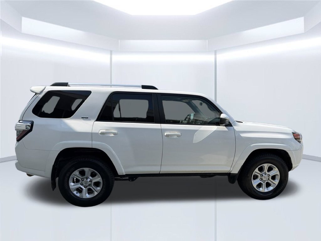 Used 2019 White Toyota SR5 image 8