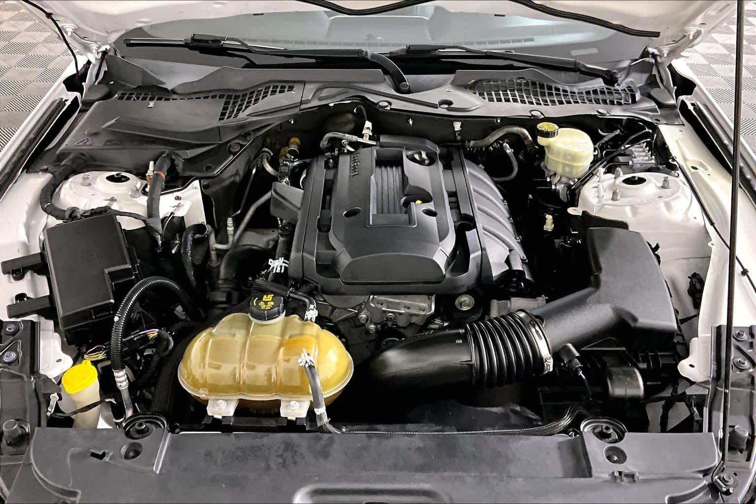 Used 2015 Oxford White Ford EcoBoost Premium image 27