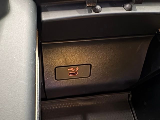 Used 2022 White BMW xDrive40i image 49