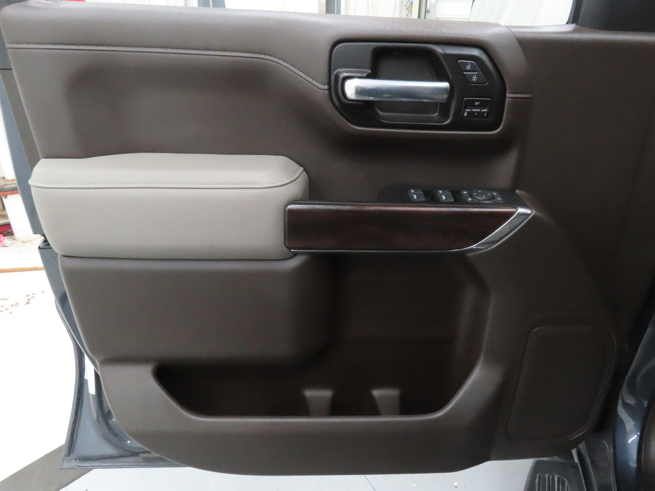 Used 2022 Blue GMC SLT image 10