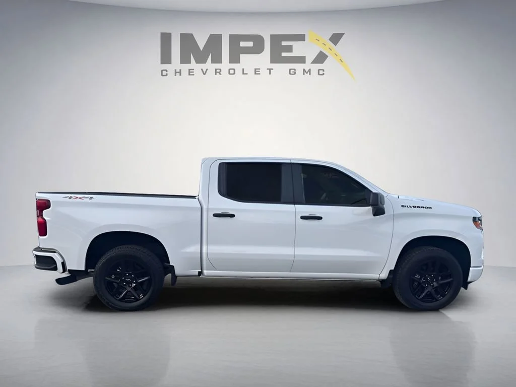 Used 2025 Summit White Chevrolet Custom image 6