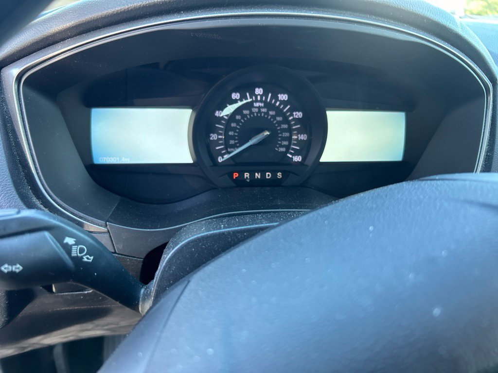 Used 2018 Blue Ford SE image 14