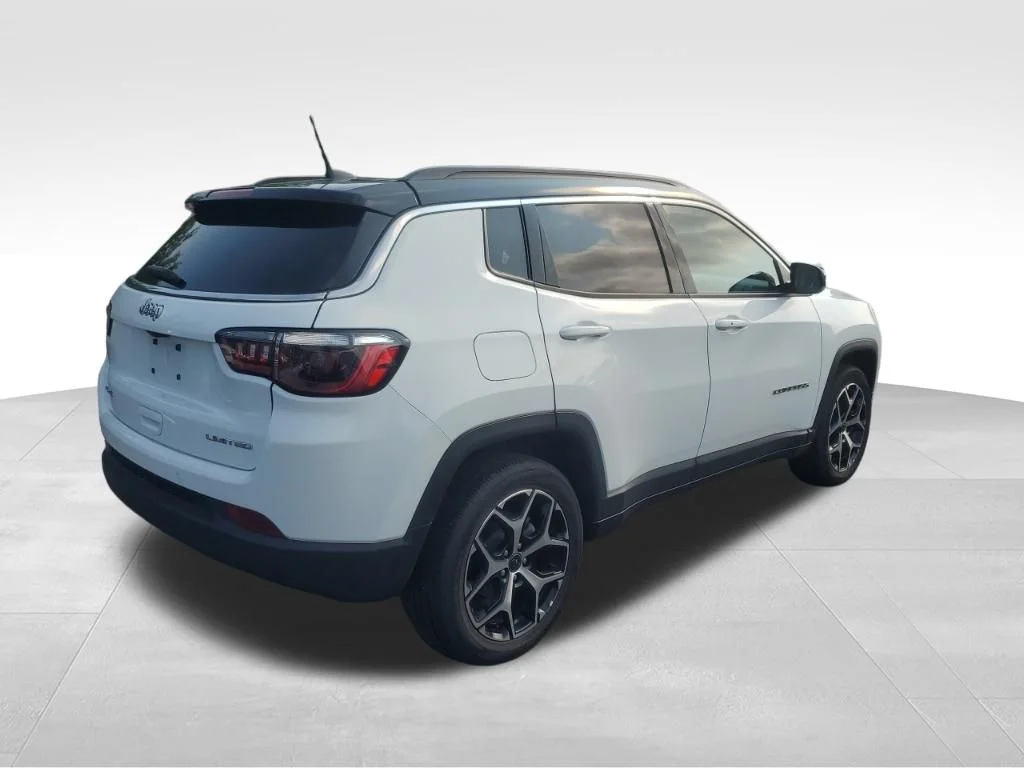 Used 2025 White Jeep Limited image 7