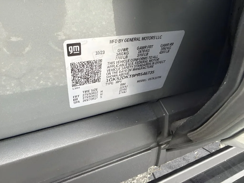 Used 2023 Silver GMC Denali image 36