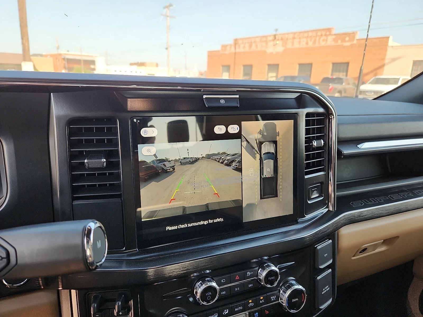 New 2026 Oxford White Ford Lariat image 23