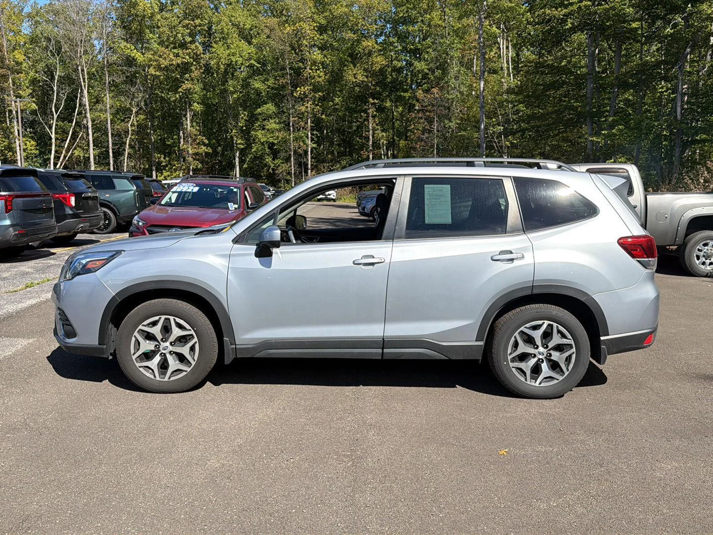Used 2023 Ice Silver Metallic Subaru Premium image 11