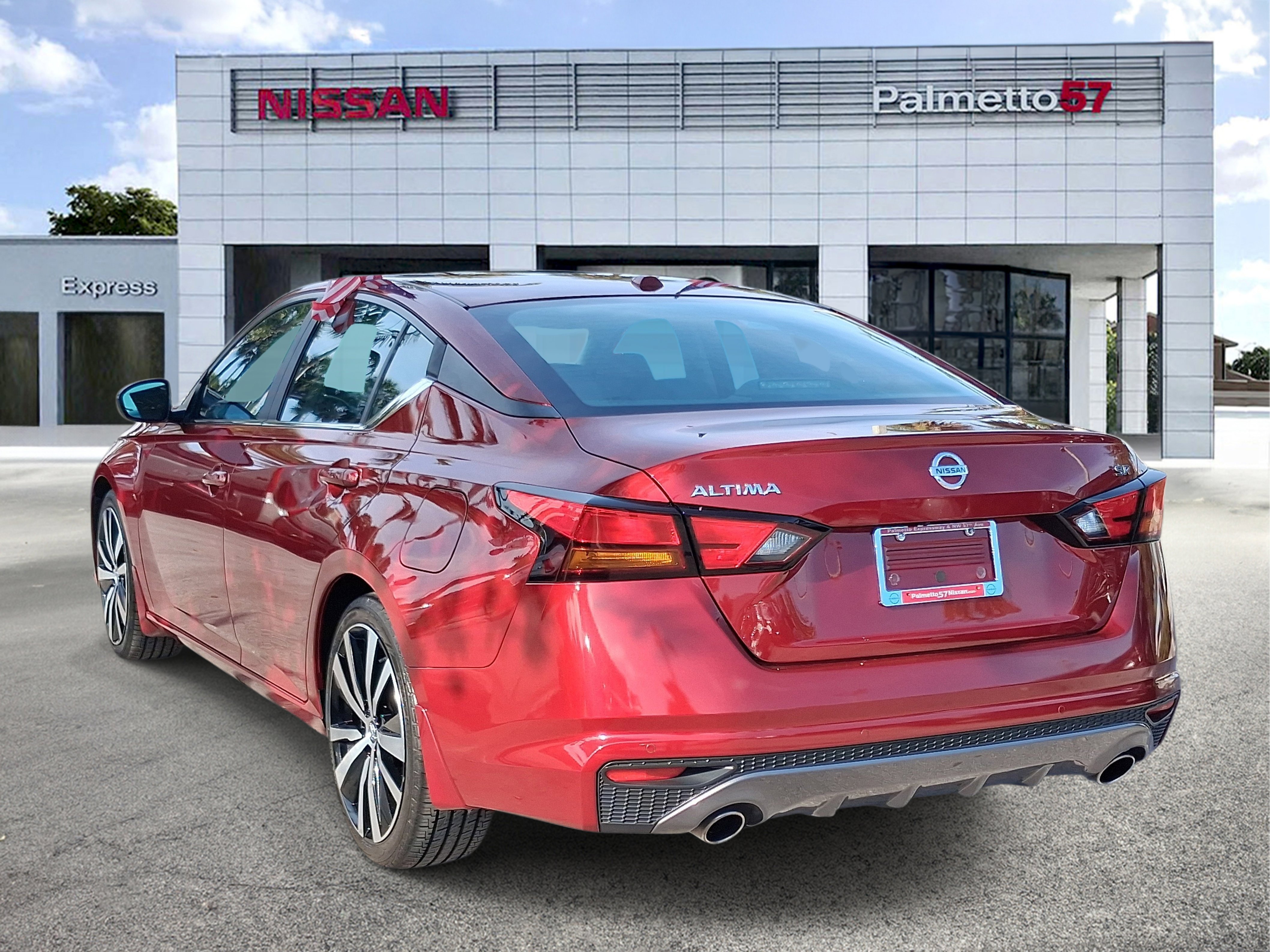 Certified Used 2020 Red Nissan 2.5 SR image 4