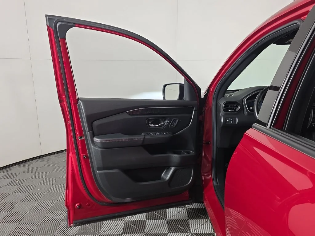 2025 Honda Pilot Black Edition - Photo 21