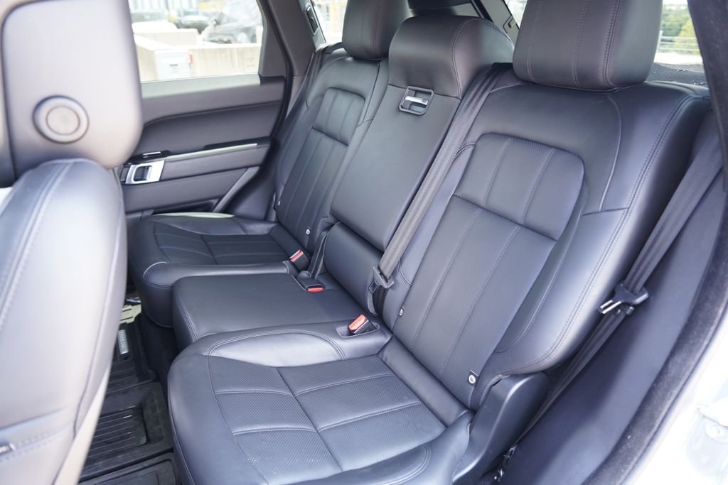 Used 2021 Black Land Rover HSE Silver Edition image 30