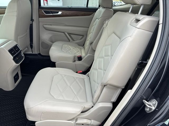 New 2026 Deep Black Volkswagen 2.0T SE w/Technology image 5