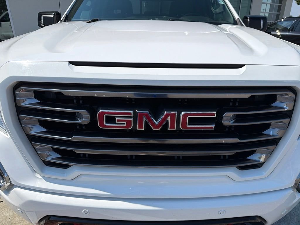 Used 2019 White GMC AT4 image 13