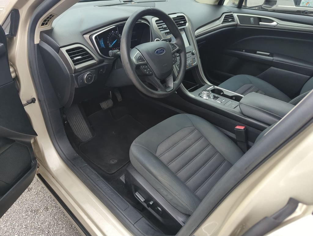 Used 2017 Gold Ford SE image 10