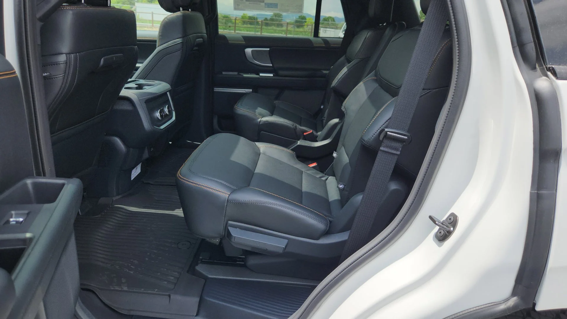 New 2026 Star White Metallic Tri-Coat Ford Tremor image 25