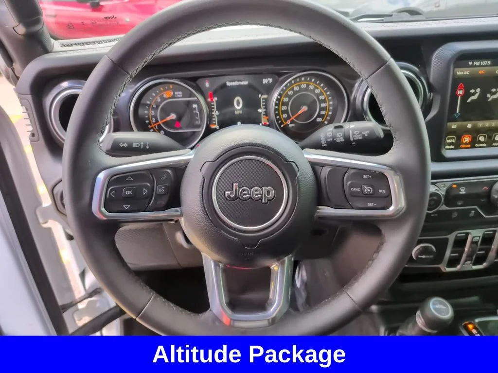 Used 2023 White Jeep Altitude image 19