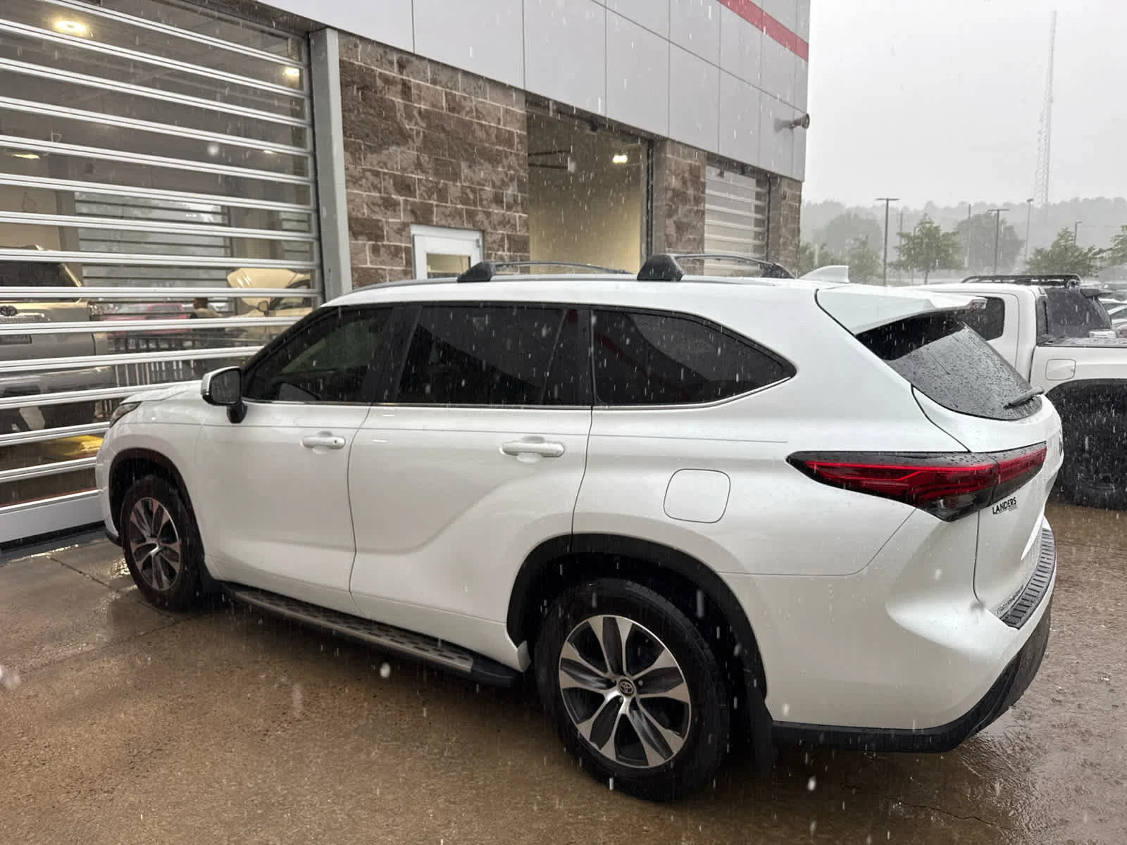 Used 2023 Wind Chill Pearl Toyota XLE image 4