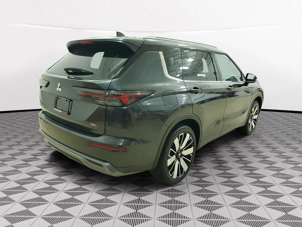 New 2026 Gray Mitsubishi SEL image 5