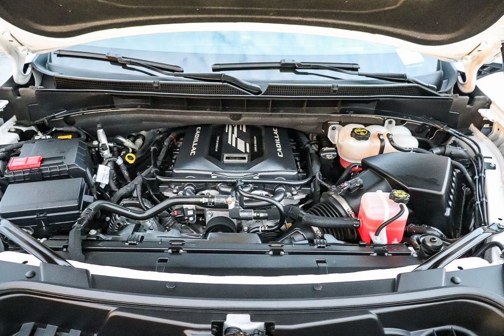 Used 2025 Crystal White Cadillac V-Series image 31