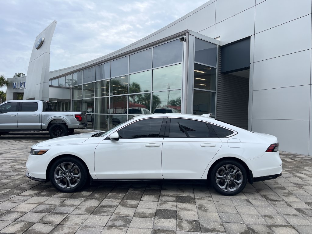 Used 2025 Platinum White Honda EX-L image 3