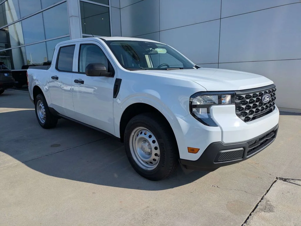 New 2026 Oxford White Ford XL image 2