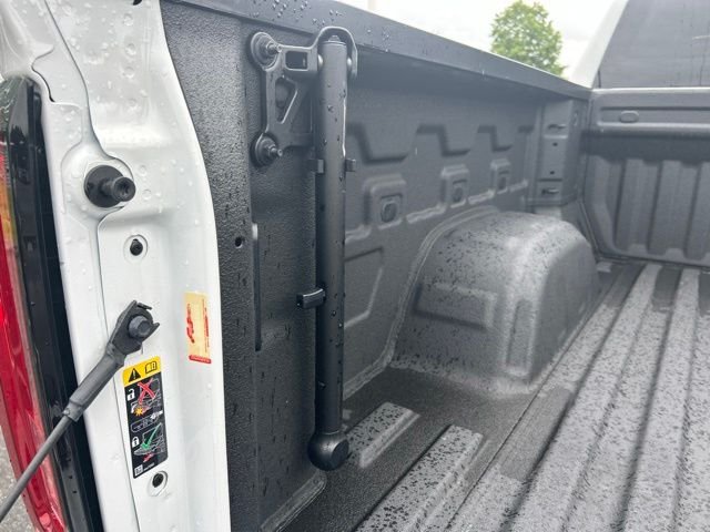 Used 2025 White GMC AT4 image 10