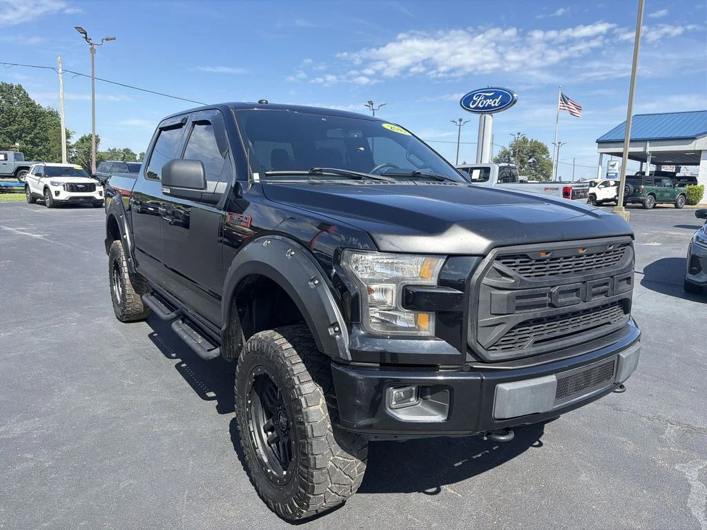 Used 2017 Black Ford XLT image 11