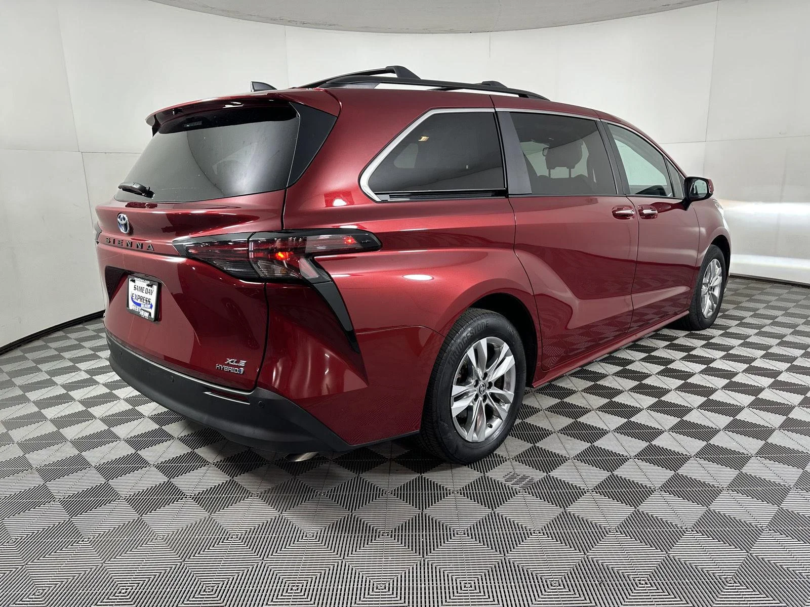 Used 2024 Ruby Flare Pearl Toyota XLE image 9