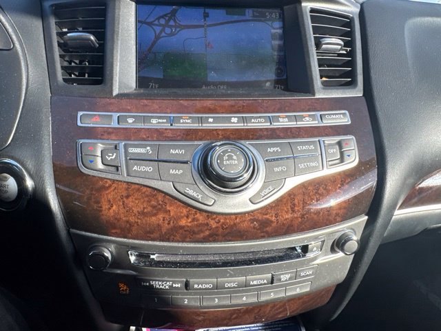 Used 2019 White INFINITI LUXE image 15