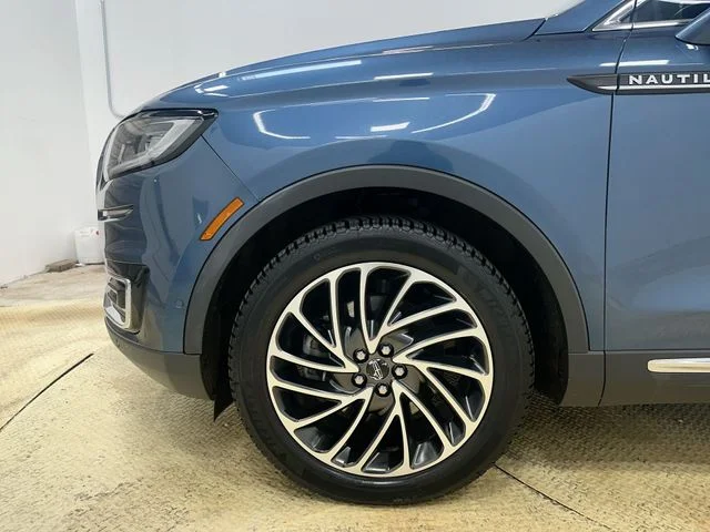 Used 2019 Blue Lincoln Reserve image 20