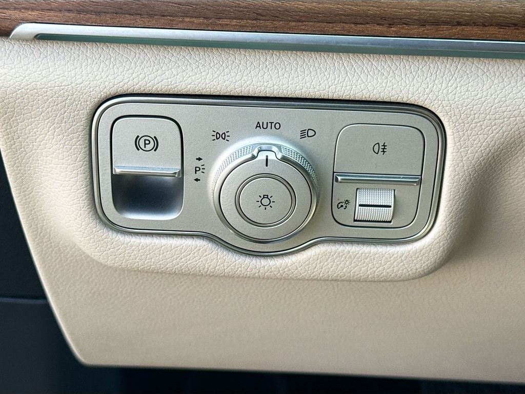 Used 2022 Polar White Mercedes-Benz GLE350 image 19