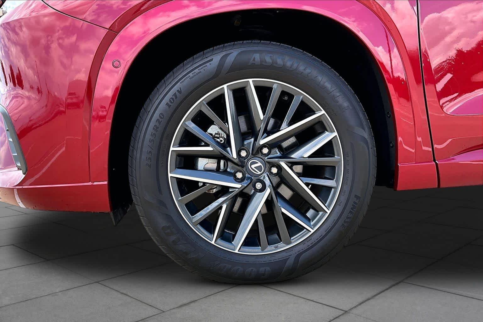 Used 2026 Matador Red Mica Lexus Premium image 11