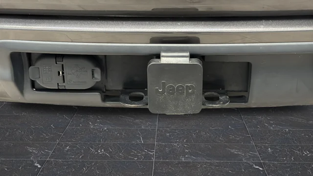 Used 2021 Crystal Metallic Jeep Limited image 41