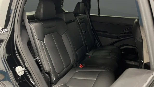 New 2026 Diamond Black Crystal Pearl-Coat Exterior Paint Jeep Limited image 24