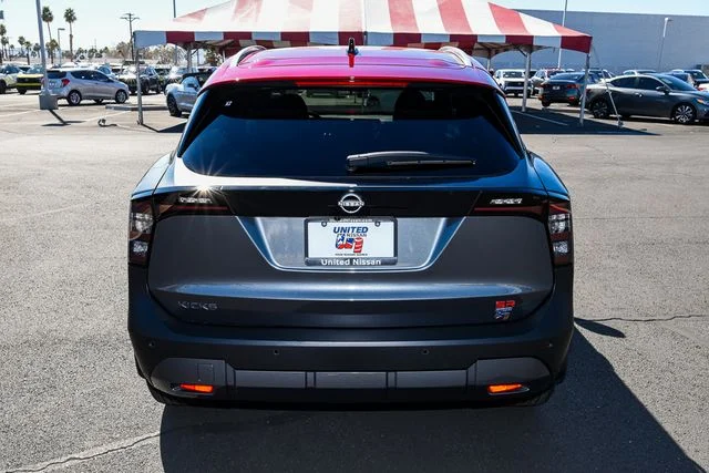 New 2026 Gun Metallic / Scarlet Ember Tintcoat Two-tone Nissan SR image 5