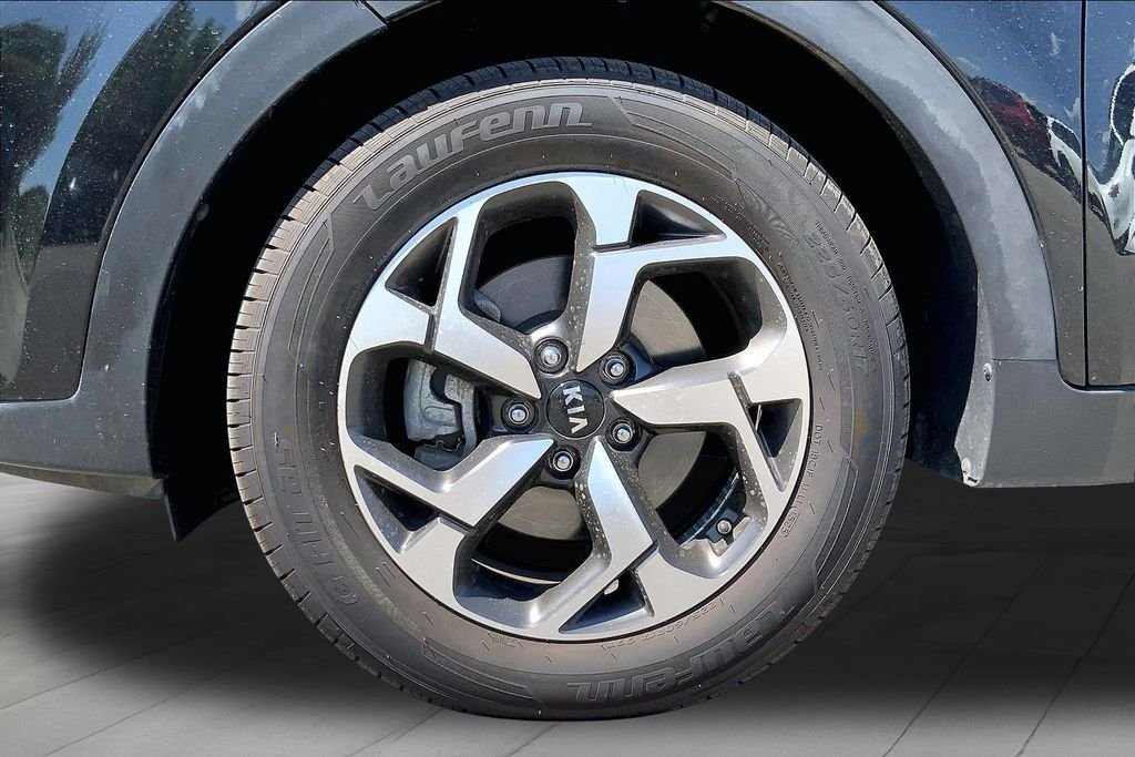 Used 2020 Red Kia LX image 33