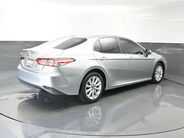 Used 2019 Silver Toyota LE image 7
