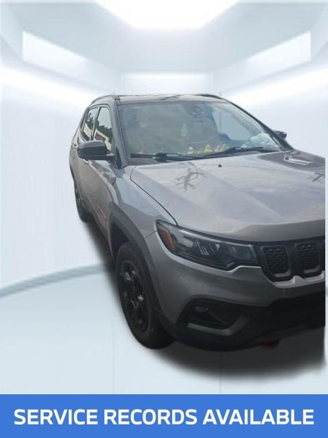Used 2023 Silver Jeep Trailhawk image 3