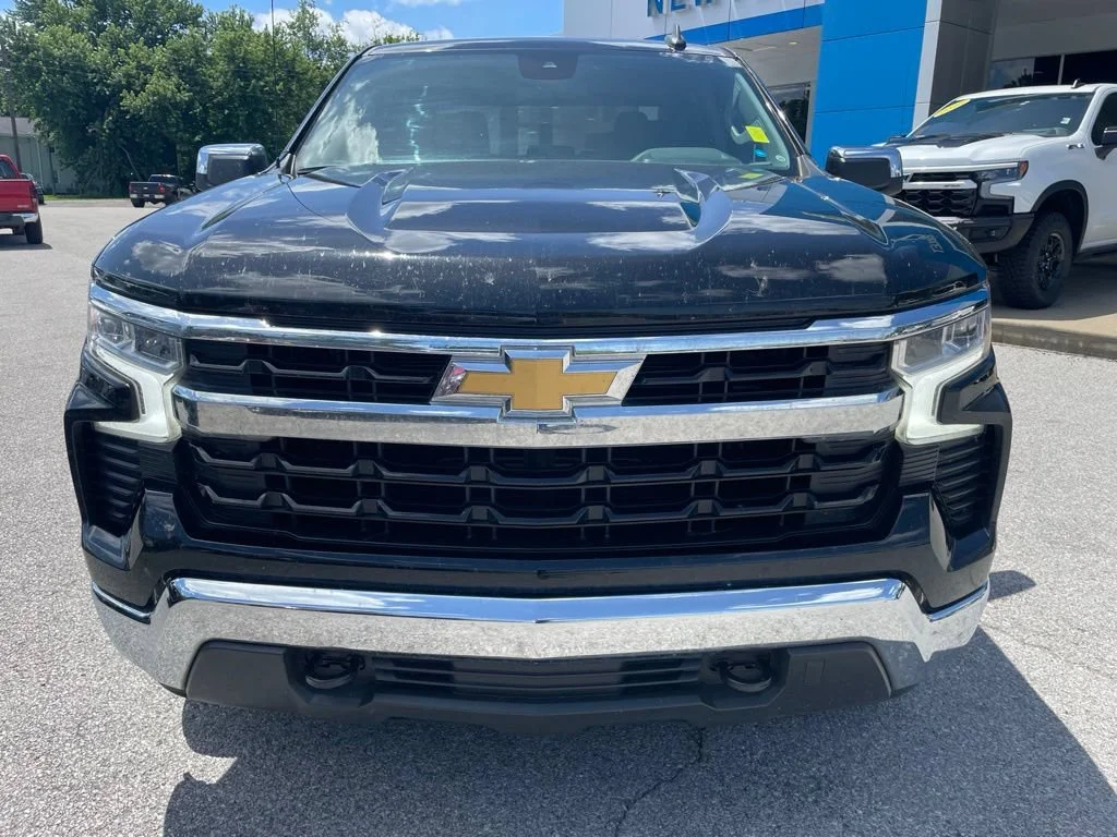 Used 2022 Black Chevrolet LT image 2