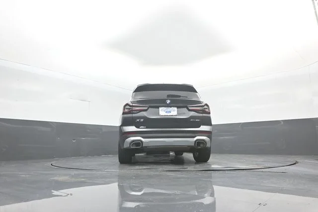 Used 2022 Dark Graphite BMW xDrive30i image 39