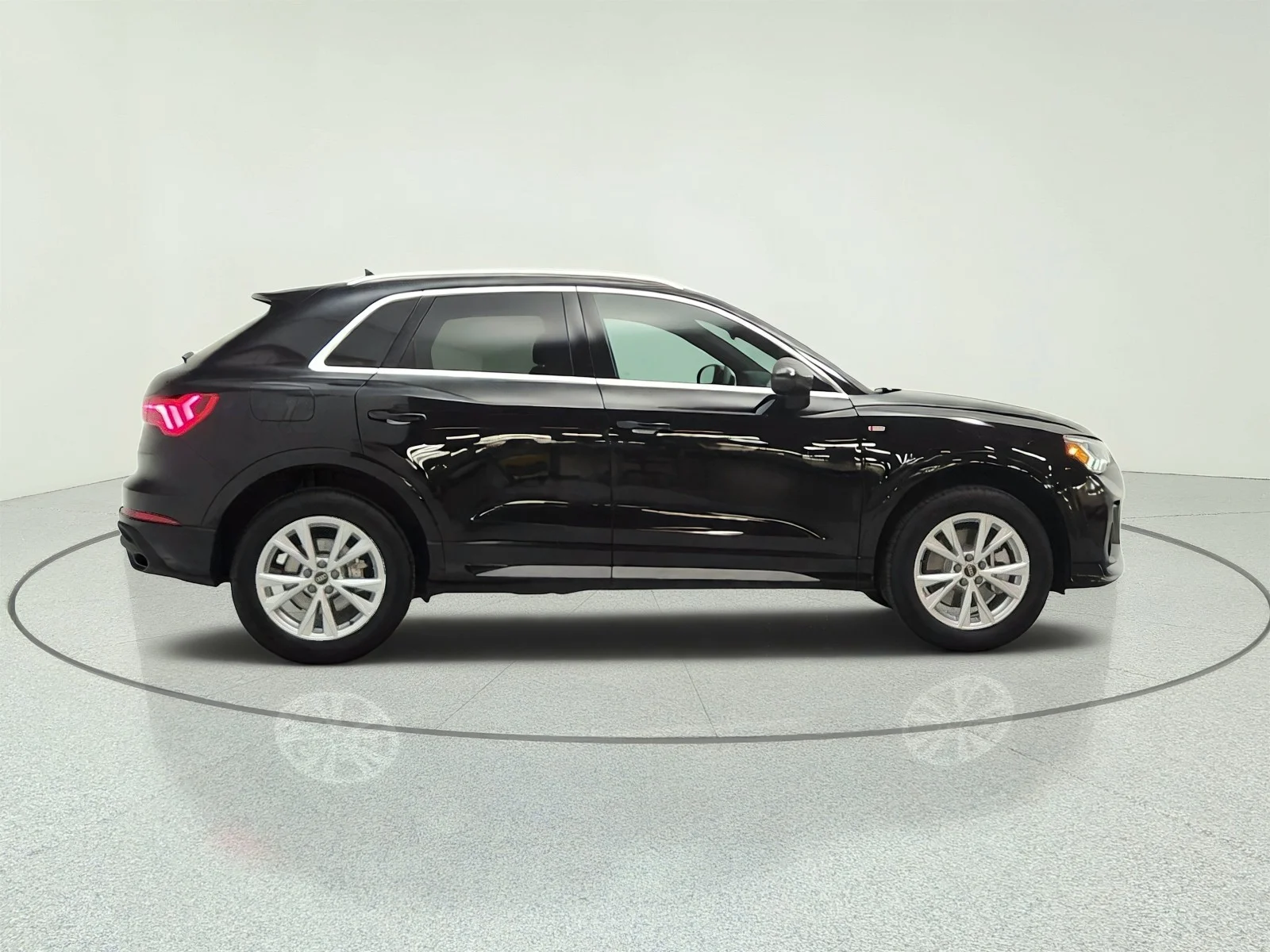 Used 2024 Mythos Black Metallic Audi S line Premium image 4