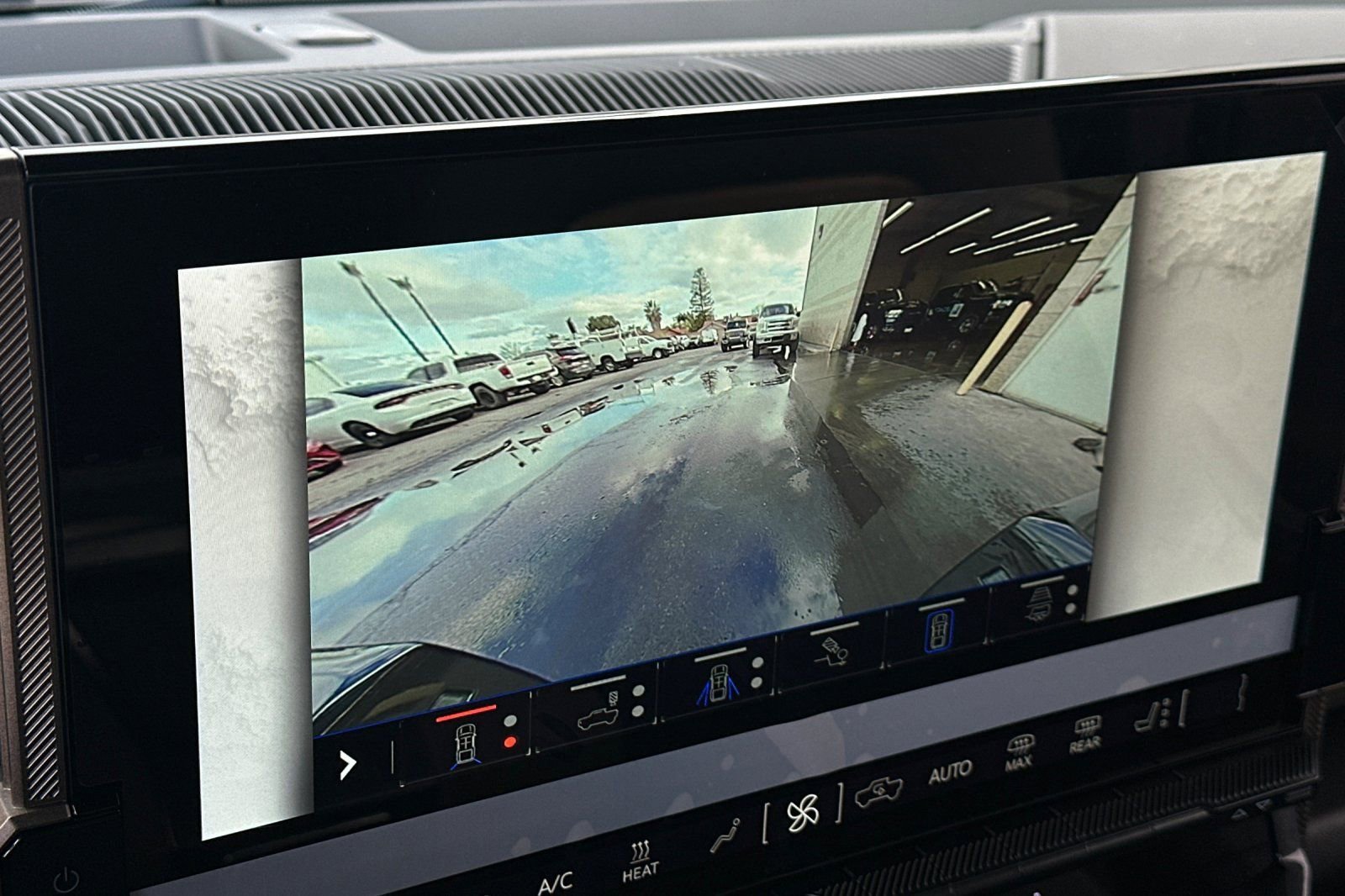 2025 GMC HUMMER EV 2X - Photo 19