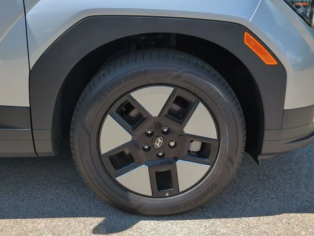 Certified Used 2026 Silver Hyundai SEL image 9