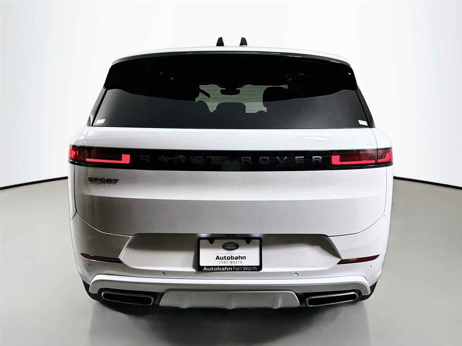 New 2026 Fuji White Land Rover Dynamic SE image 6