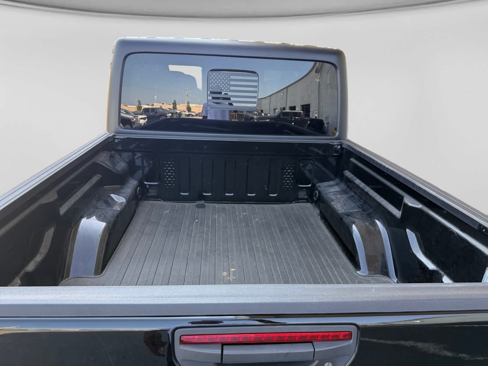 Used 2021 Black Clearcoat Jeep Overland image 23