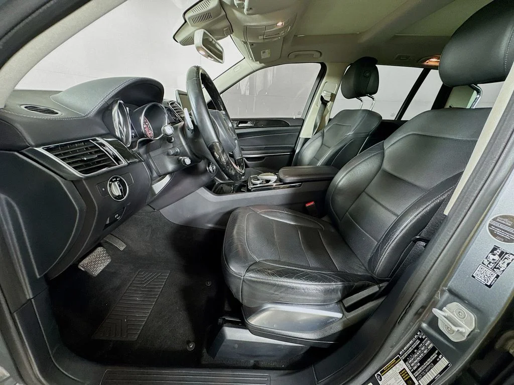 Used 2018 Gray Mercedes-Benz GLS 550 image 23