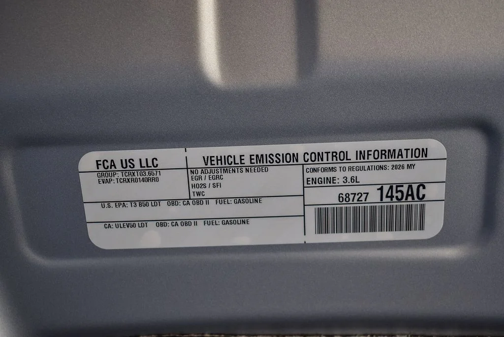 New 2026 Silver Mist Clear-Coat Exterior Paint Chrysler Limited image 27