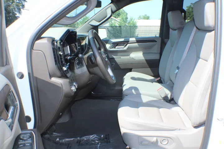 2024 GMC Sierra 1500 SLT - Photo 12