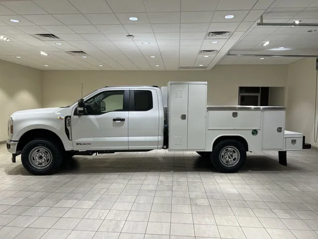 New 2026 Oxford White Ford F-350® XL image 2