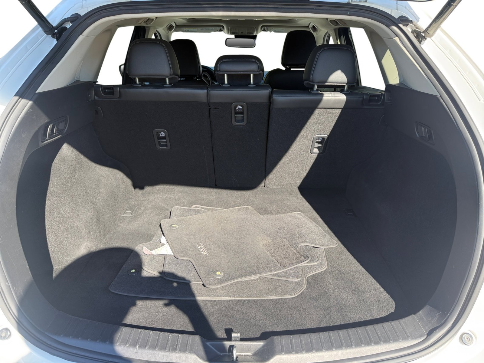 Used 2019 Snowflake White Pearl Mazda Grand Touring image 17